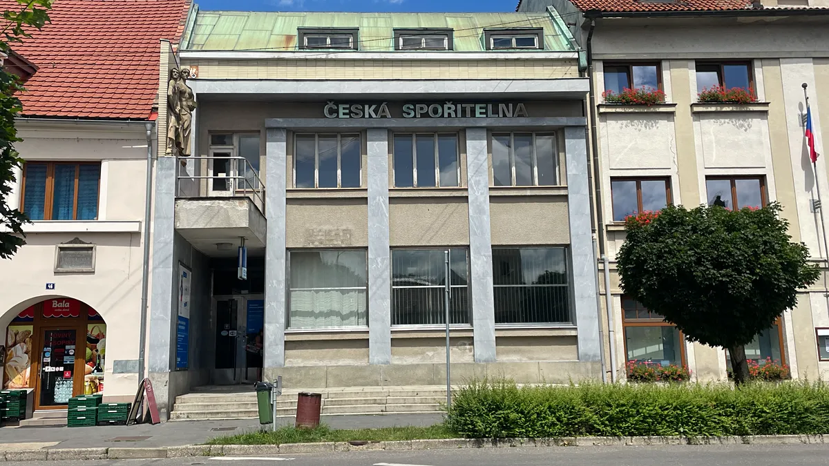 Prodej obchodního prostoru 450 m²